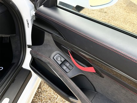 Porsche Cayman GT4 67