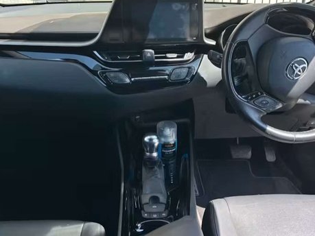 Toyota C-HR 1.8 VVT-h Excel SUV 5dr Petrol Hybrid CVT Euro 6 (s/s) (122 ps) 7