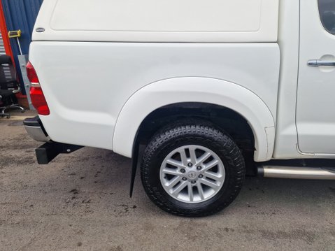 Toyota Hilux INVINCIBLE 4X4 D-4D DCB 9