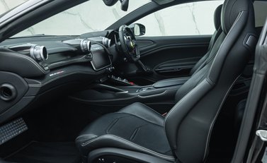 Ferrari GTC4 Lusso T 19