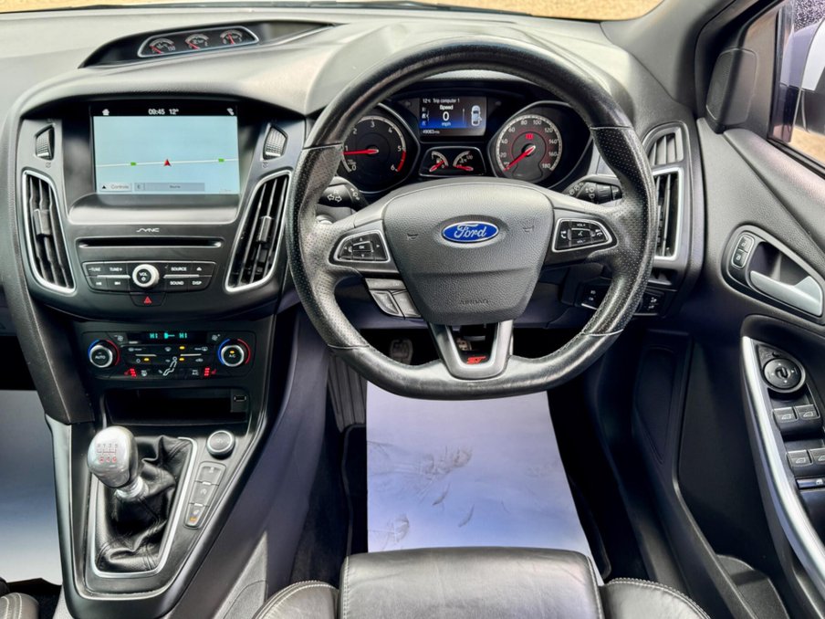 2017 Ford Focus — image 2