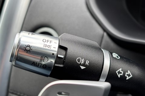 Land Rover Discovery D300 SE MHEV Auto 4WD Euro 6 SUV (300ps) 39