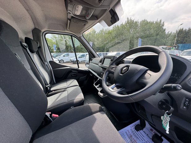 Renault Master LWB L3H2 Medium Roof Advance Lm35 Air Con Nav Sensors EURO 6 15