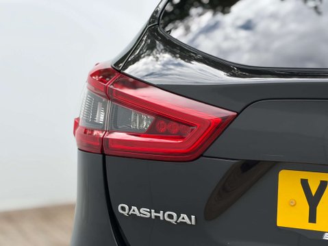 Nissan Qashqai 1.3 Qashqai N-Connecta DiG-T 5dr 31