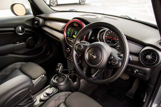 Mini Hatch COOPER