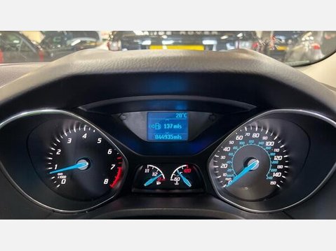 Ford Focus 1.0T EcoBoost Titanium Euro 5 (s/s) 5dr 8