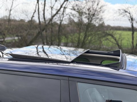 Land Rover Range Rover WESTMINSTER BLACK MHEV 25