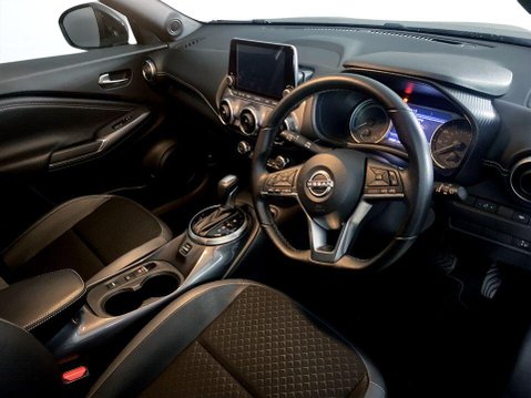Nissan Juke 1.6 N-Connecta SUV 5dr Petrol Hybrid Auto Euro 6 (143 ps) Air Con - Alloys 12