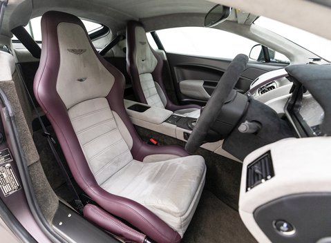 Aston Martin V12 Vantage S AMR 10