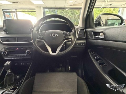 Hyundai TUCSON 1.6 CRDi MHEV SE Nav Euro 6 (s/s) 5dr 51