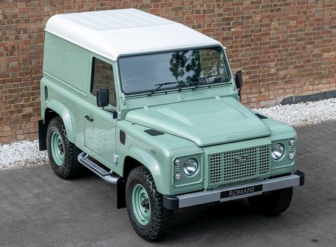 Land Rover Defender 90 Heritage Hard Top 6