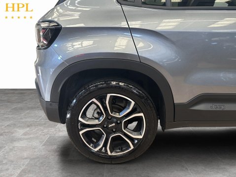 Jeep Avenger 1.2 e-Hybrid Summit SUV 5dr Petrol Hybrid e-DCT Euro 6 (s/s) (100 ps) Air C 10
