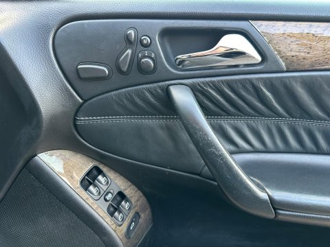 Mercedes-Benz C Class 5.4 C55 AMG Saloon 4dr Petrol Automatic (286 g/km, 367 bhp) 21