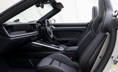 Porsche 911 Turbo Cabriolet (992) 14