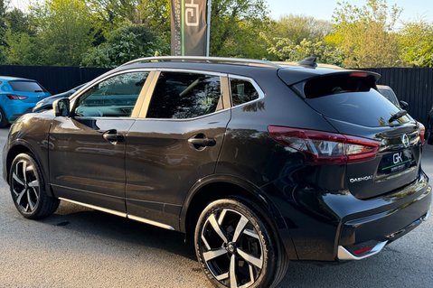 Nissan Qashqai DIG-T TEKNA PLUS DCT - ONE OWNER - DETATCHABLE TOWBAR -LOW MILEAGE  2
