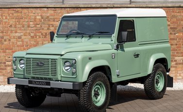 Land Rover Defender 90 Heritage Hard Top 6