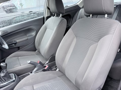 Ford Fiesta 1.0 ZETEC 10