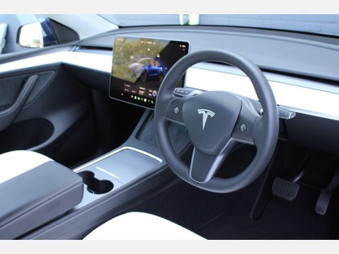 Tesla Model Y LONG RANGE 16