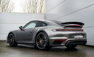 Porsche 911 Turbo S (992) 4