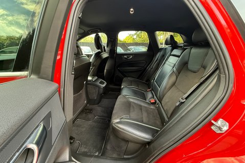 Volvo XC60 T5 R-DESIGN AWD - RARE COLOUR - VOLVO SERVICE HISTORY 20