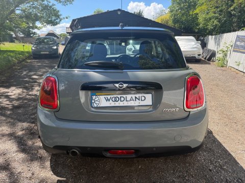 Mini Hatch COOPER 19