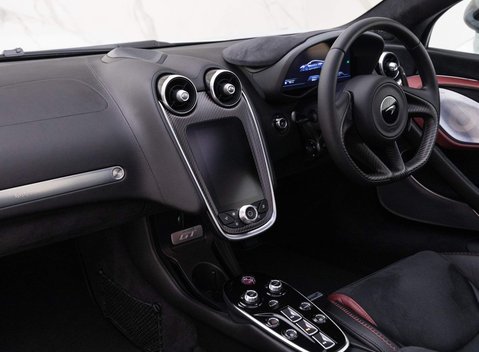 McLaren GT V8 SSG 11