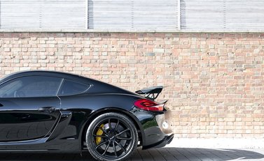 Porsche Cayman GT4 24