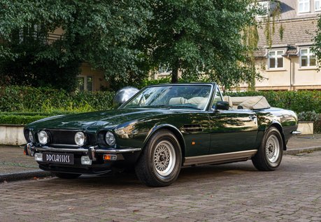 Aston Martin V8 Volante