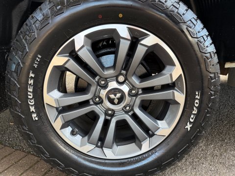 Mitsubishi L200 DI-D WARRIOR DCB 8