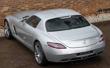 Mercedes-Benz SLS AMG 11