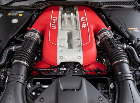 Ferrari 812 Superfast 25
