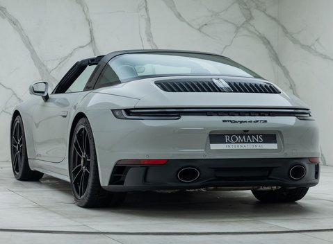 Porsche 911 Targa 4 GTS (992) 13
