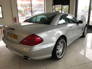 Mercedes-Benz SL Series SL500 V8 24
