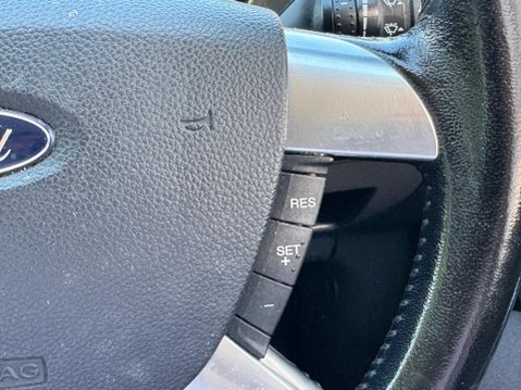 Ford Kuga 2.0 TDCi Zetec 2WD Euro 5 5dr 18