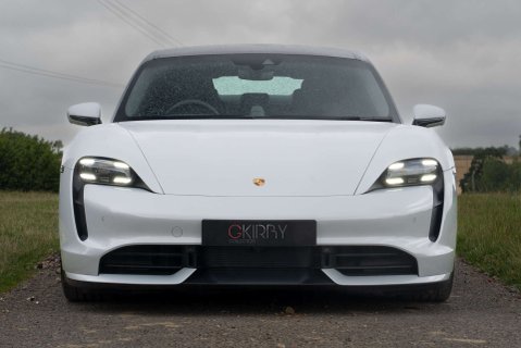 Porsche Taycan Taycan Turbo 22