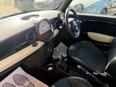 Mini Hatch 1.6 Cooper D Euro 5 (s/s) 3dr 13