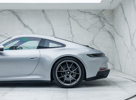 Porsche 911 GT3 Touring (992) 25