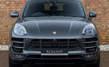 Porsche Macan Turbo 4