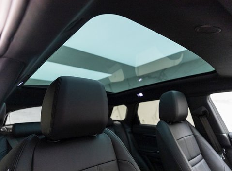 Land Rover Range Rover Evoque P300e R-Dynamic SE 12