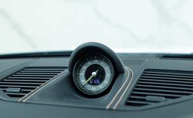 Porsche 911 GT3 TOURING (992) 14