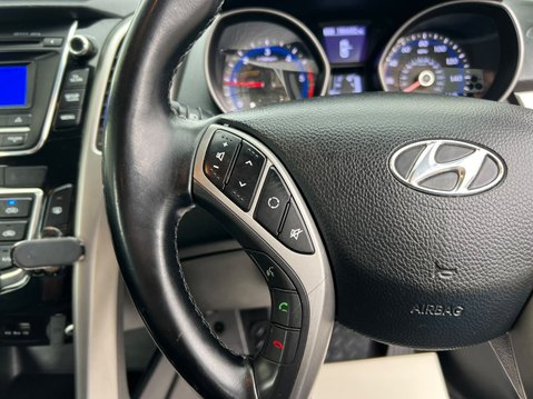 Hyundai i30 CRDI S BLUE DRIVE 37
