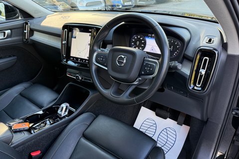 Volvo XC40 B4 INSCRIPTION PRO AWD MHEV - ONE OWNER - PAN ROOF - APPLE CARPLAY  14