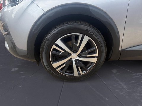 Peugeot 3008 1.2 PureTech Active Euro 6 (s/s) 5dr 9