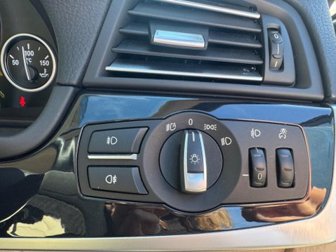 BMW 5 Series 3.0 525d SE Steptronic Euro 5 4dr 19