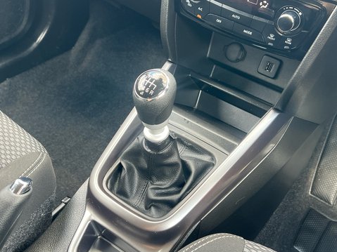 Suzuki Vitara SZ-T BOOSTERJET MHEV 27