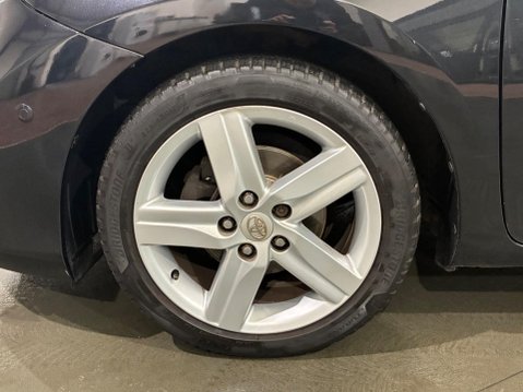 Toyota Auris 1.6 V-Matic Excel Euro 5 5dr 35