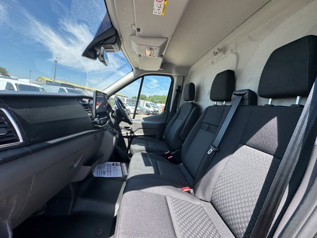 Ford Transit AUTO LWB L3H2 Medium Roof Limited 350 Air Con Alloys Cam EURO 6 NO VAT 13