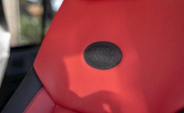 Land Rover Defender 90 TD XS Station Wagon 23