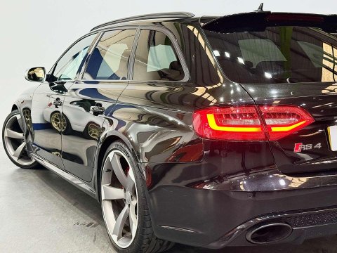 Audi RS4 4.2 FSI V8 Estate 5dr Petrol S Tronic quattro Euro 5 (450 ps) 23