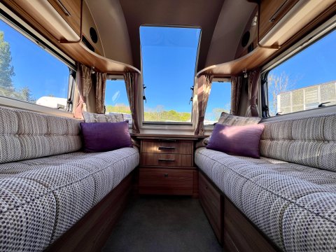 Bailey Unicorn Barcelona  14